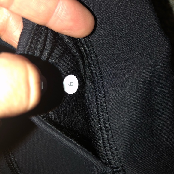 Lululemon leggings. 6 - Picture 8 of 8